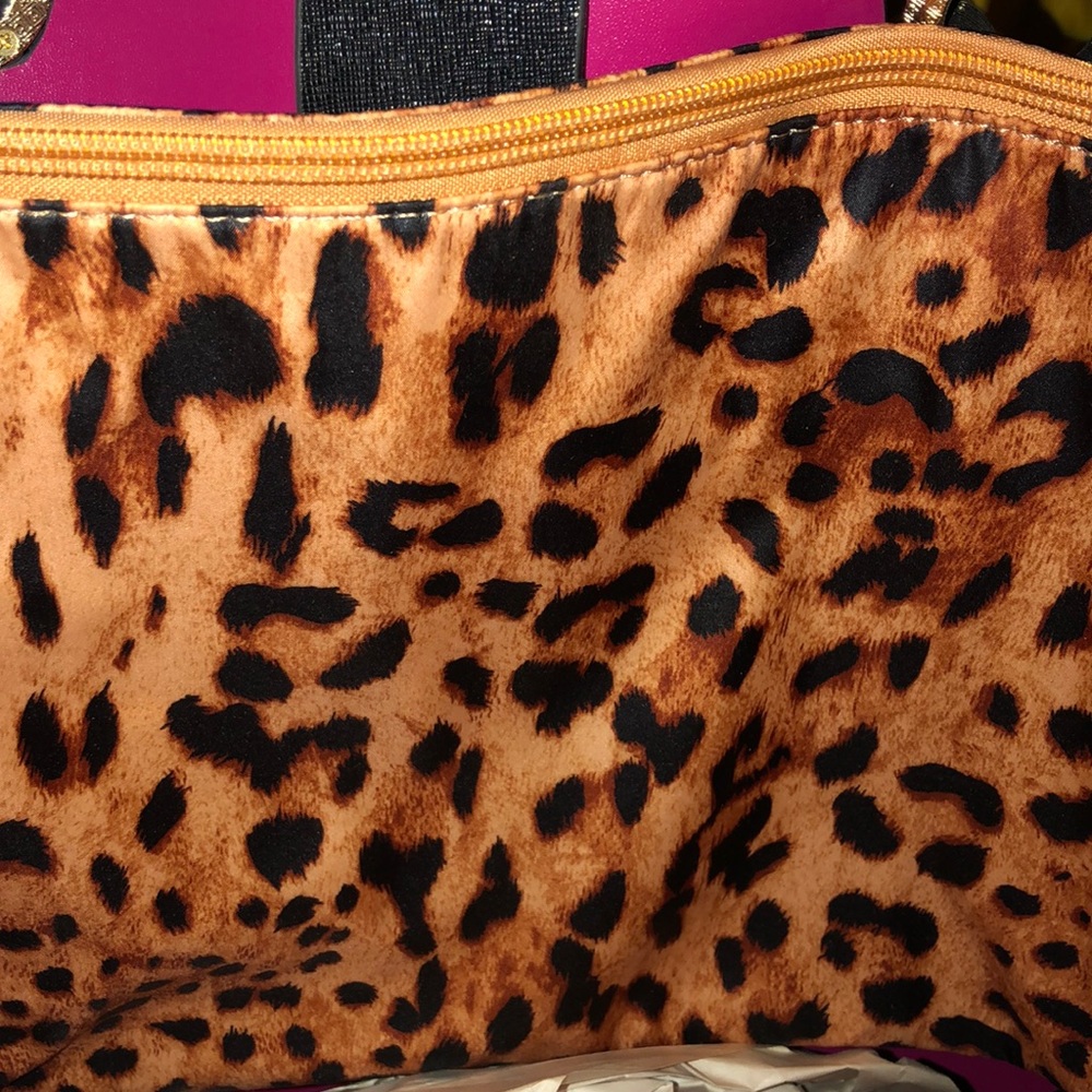Handbag - Picture 2 of 8